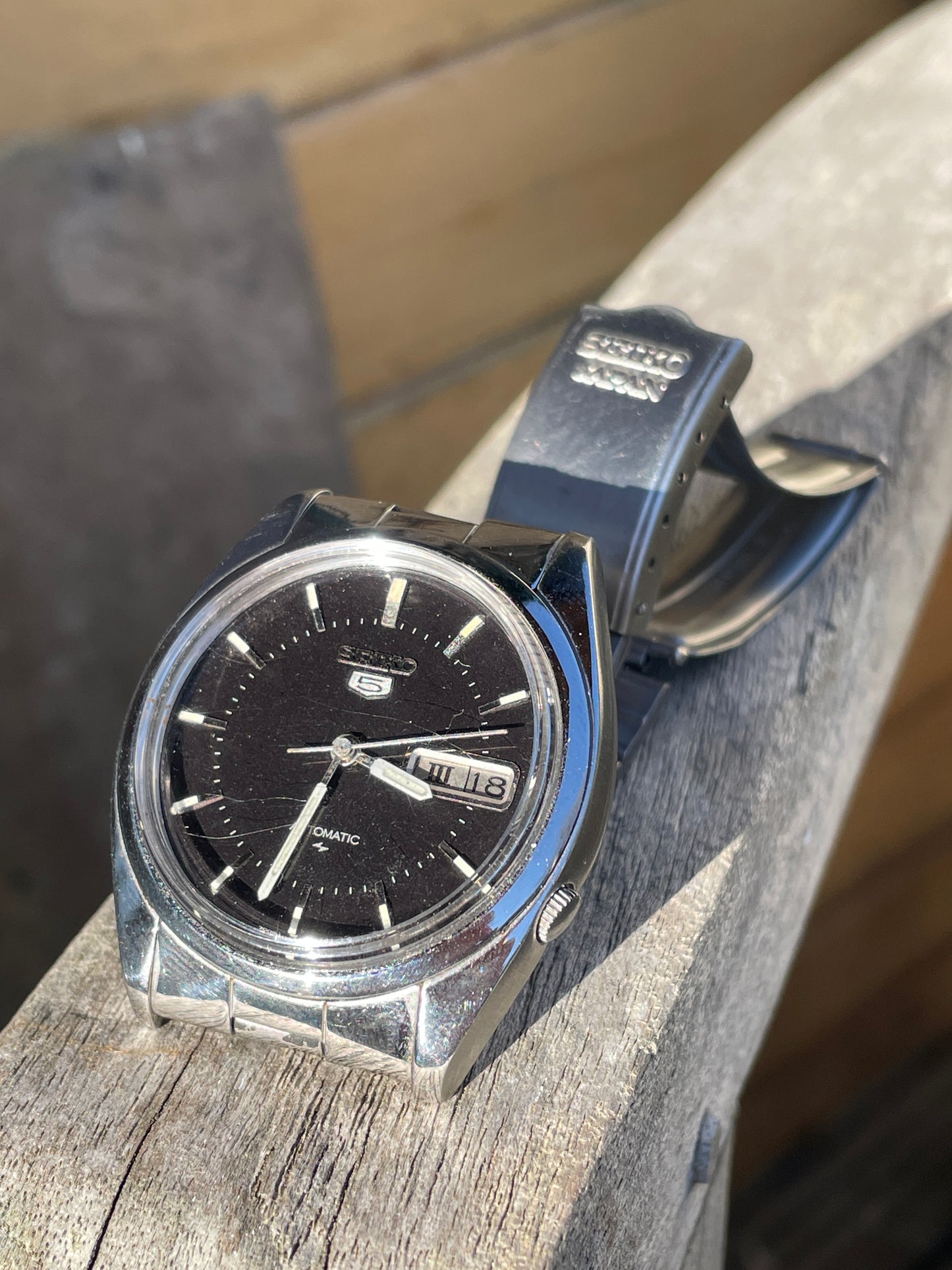 Rare Seiko 5 automatic automatic Classic Black face with Roman numeral day date wheel