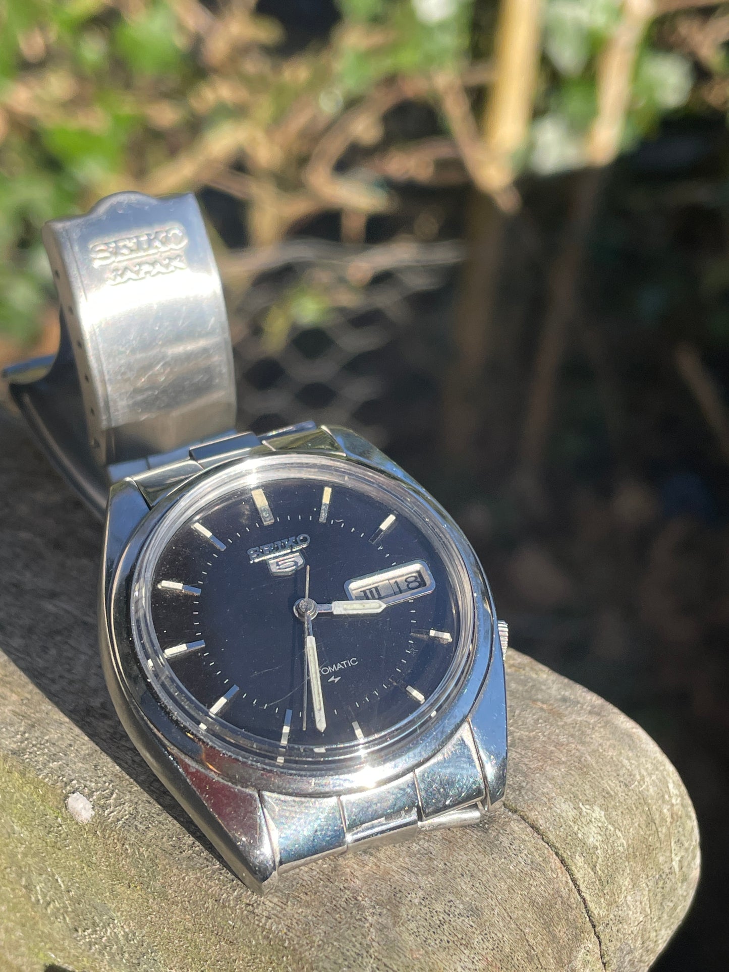 Rare Seiko 5 automatic automatic Classic Black face with Roman numeral day date wheel