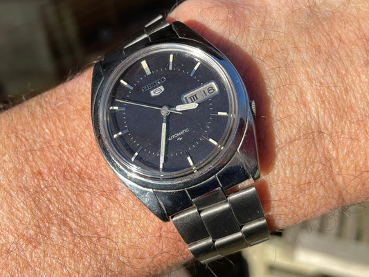 Rare Seiko 5 automatic automatic Classic Black face with Roman numeral day date wheel