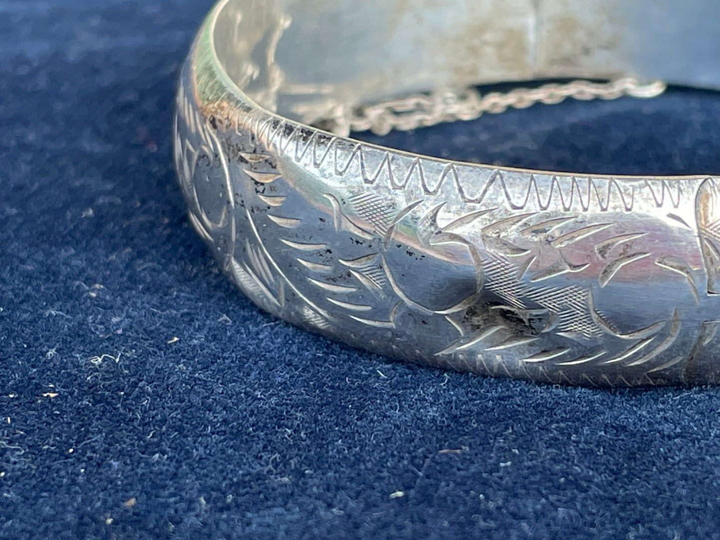 925 solid silver engraved bangle/bracelet 6cm internal diameter