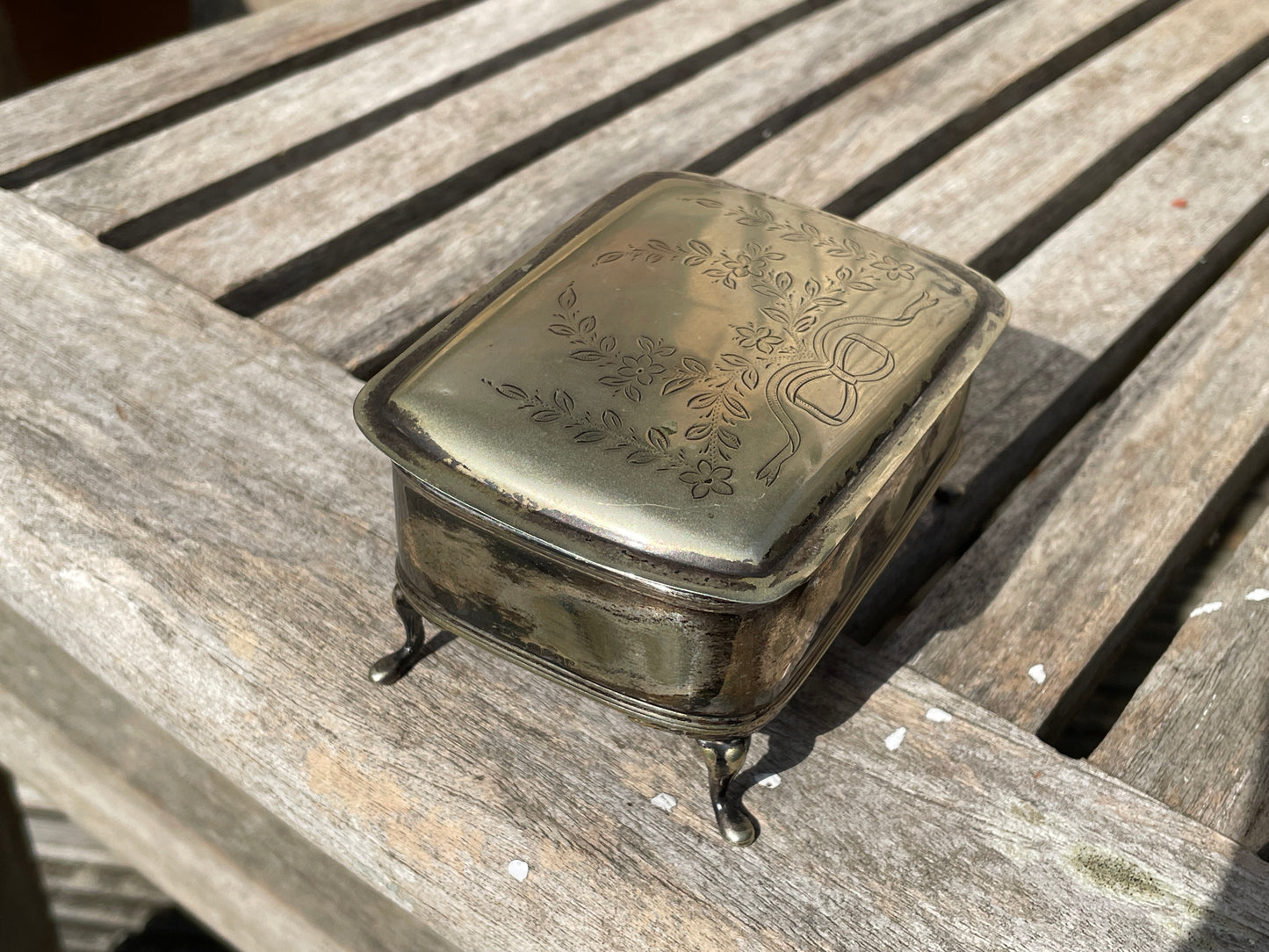 Antique S & Co. EPNS hand engraved jewellery casket 9.5cm wide
