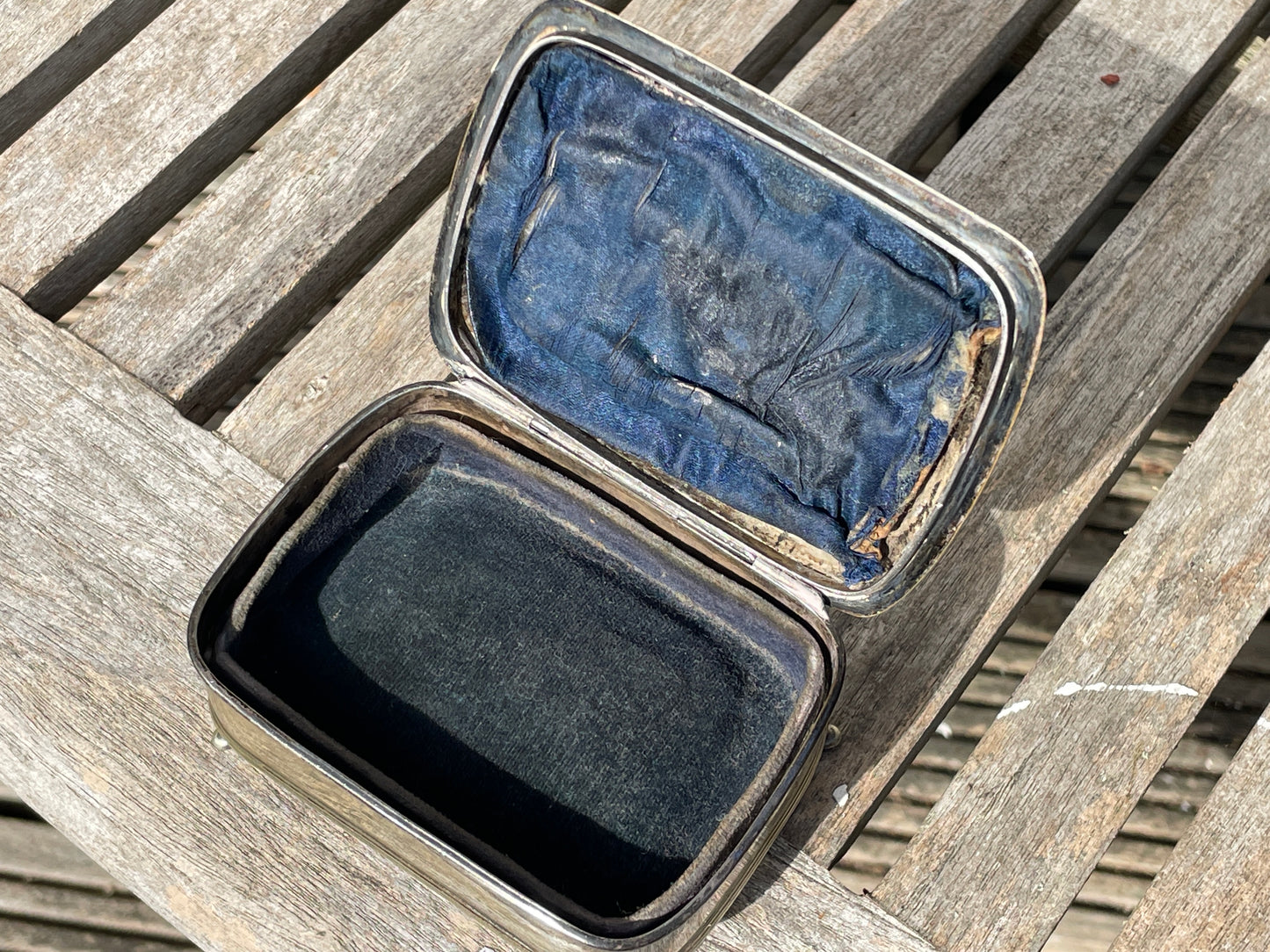 Antique S & Co. EPNS hand engraved jewellery casket 9.5cm wide