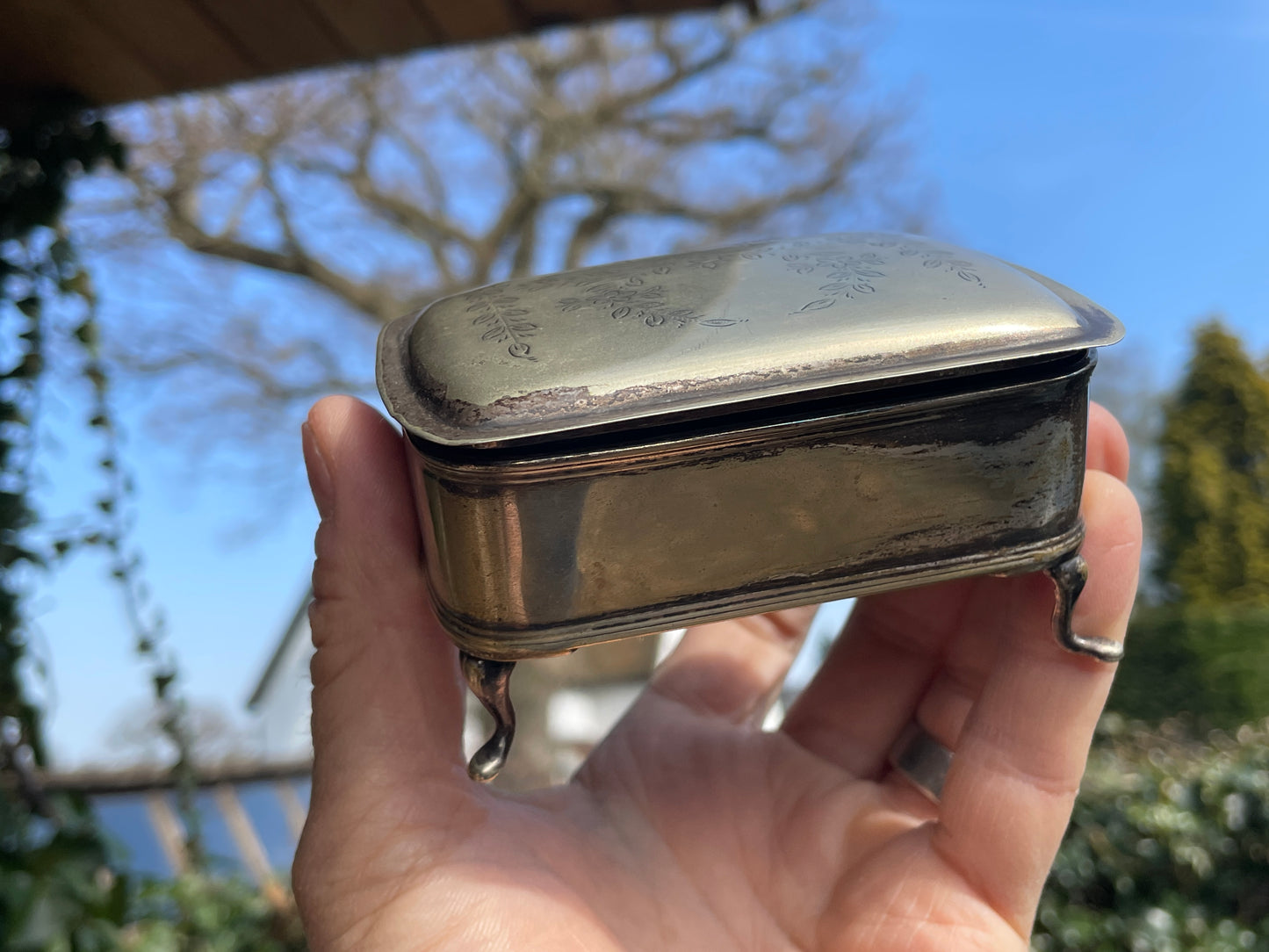 Antique S & Co. EPNS hand engraved jewellery casket 9.5cm wide