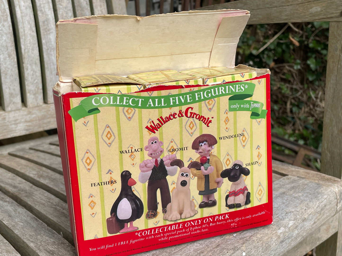 Original Wallace and Gromit Typhoo tea boxed characters 1998