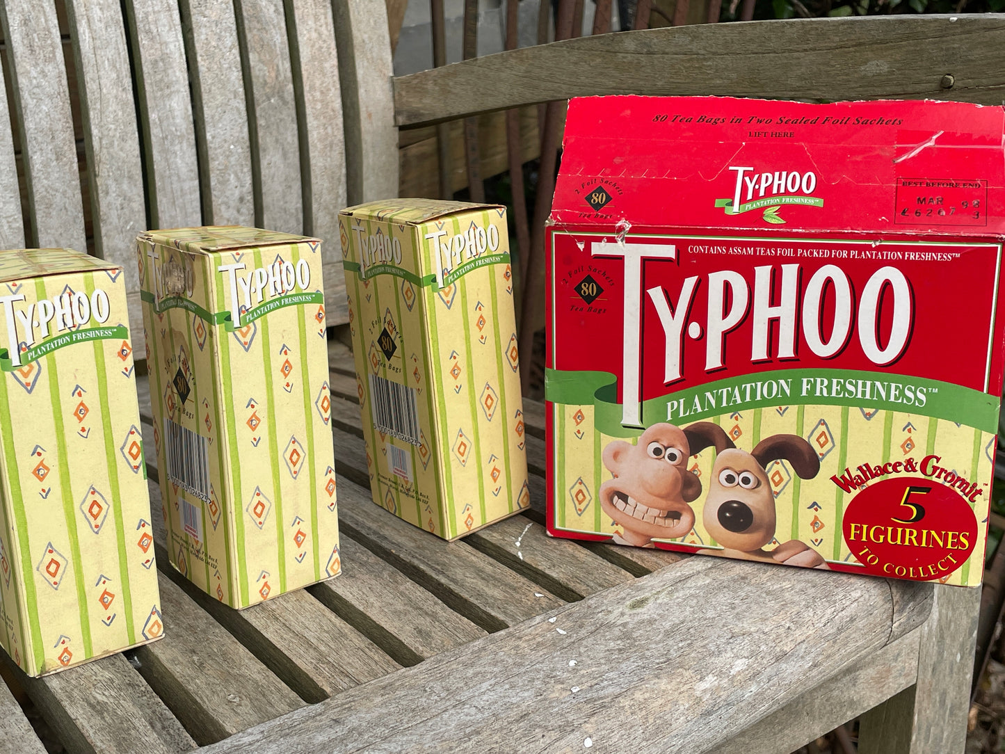 Original Wallace and Gromit Typhoo tea boxed characters 1998