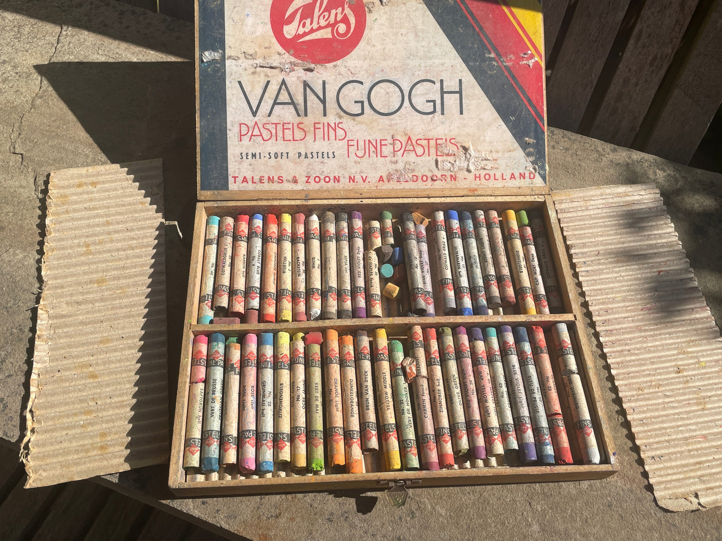 Vintage Talens Pastel Set – 48 Semi-Soft Pastels in Dovetailed Wooden Box – Made in Holland – Artist Supplies or Display