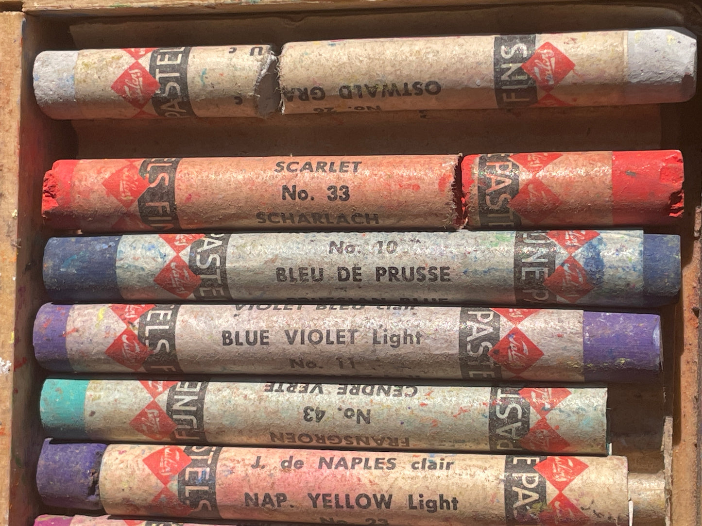 Vintage Talens Pastel Set – 48 Semi-Soft Pastels in Dovetailed Wooden Box – Made in Holland – Artist Supplies or Display