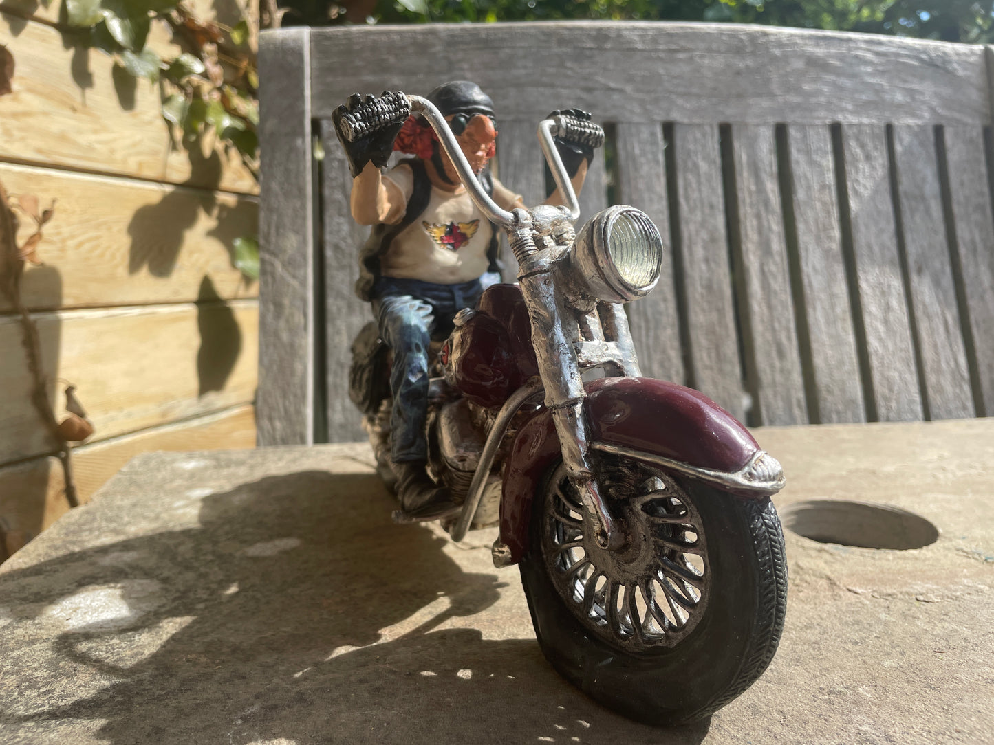 Guillermo Forchino “The Motorbike” Sculpture – Comic Art Figurine – 1980s Design – 25cm Long – Excellent Condition