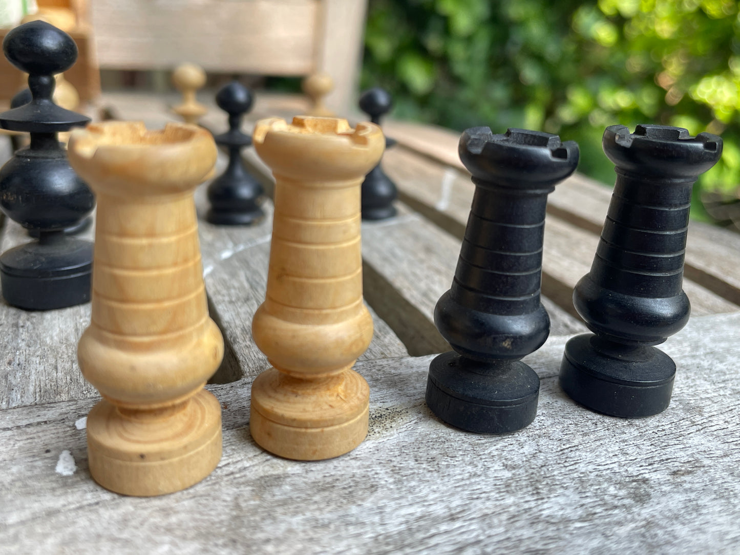 Antique Victorian “The Royal Box of Chessmen” Set – Early Jaques Style Northern Upright – Turned Boxwood & Ebony Finish, c.1900
