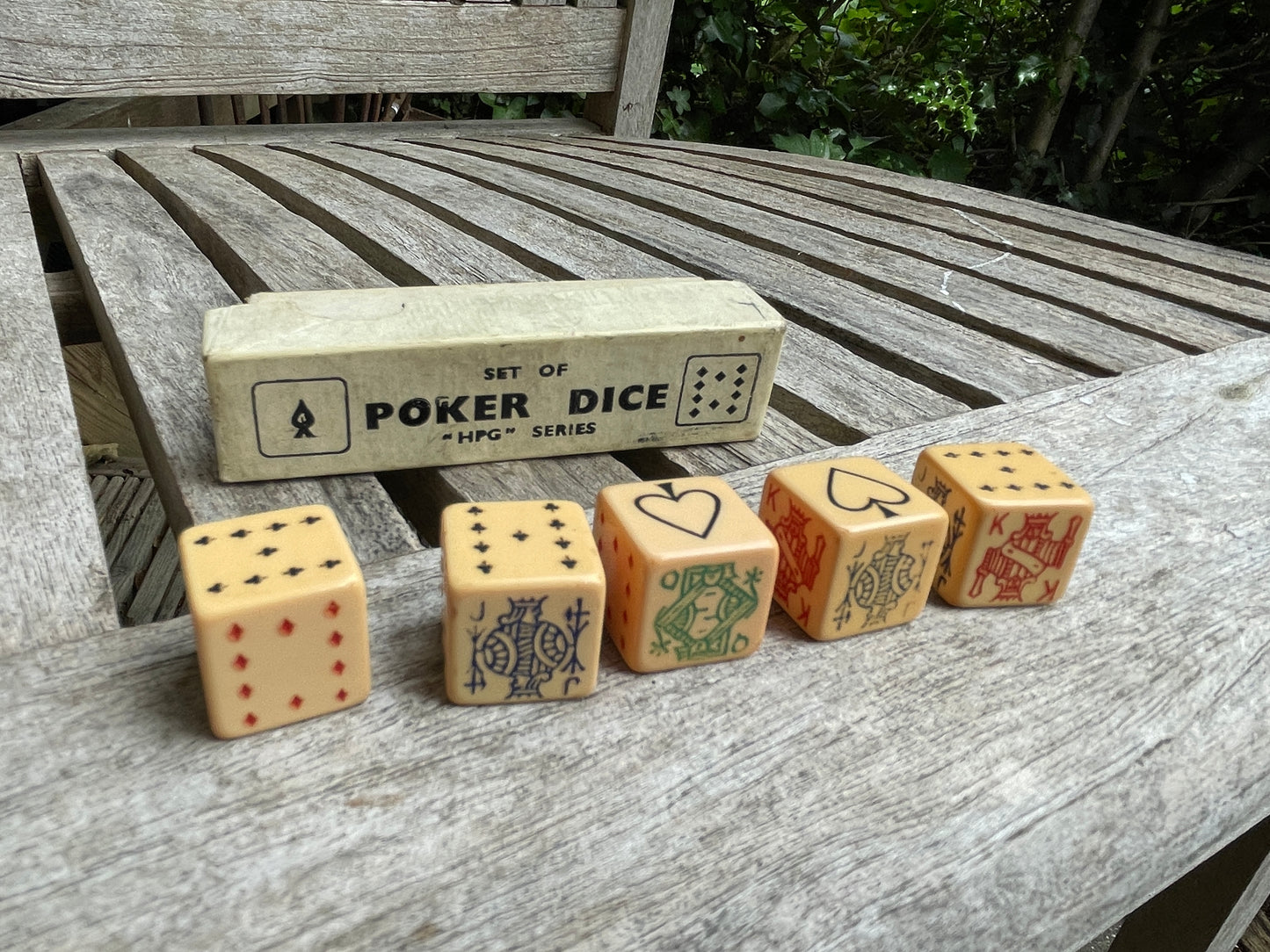 Vintage Poker Dice Set – HPG Series – Boxed – Faux Bakelite Style – 1950s–60s Game Night Collectible