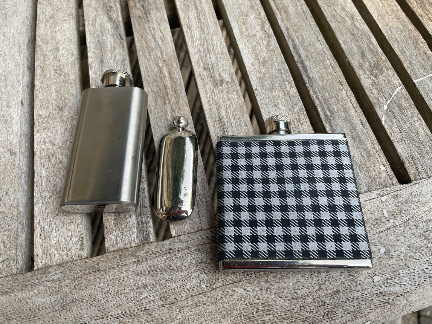 Set of 3 Mini Hip Flasks – Stainless Steel & Patterned – 1.7oz Travel Flasks – Retro Barware