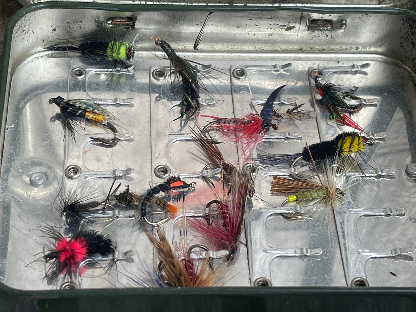 Vintage Richard Wheatley Loch Leven Fly Box – Mid-Century Green Tin with Eyed Flies, Trout & Salmon Fly Fishing