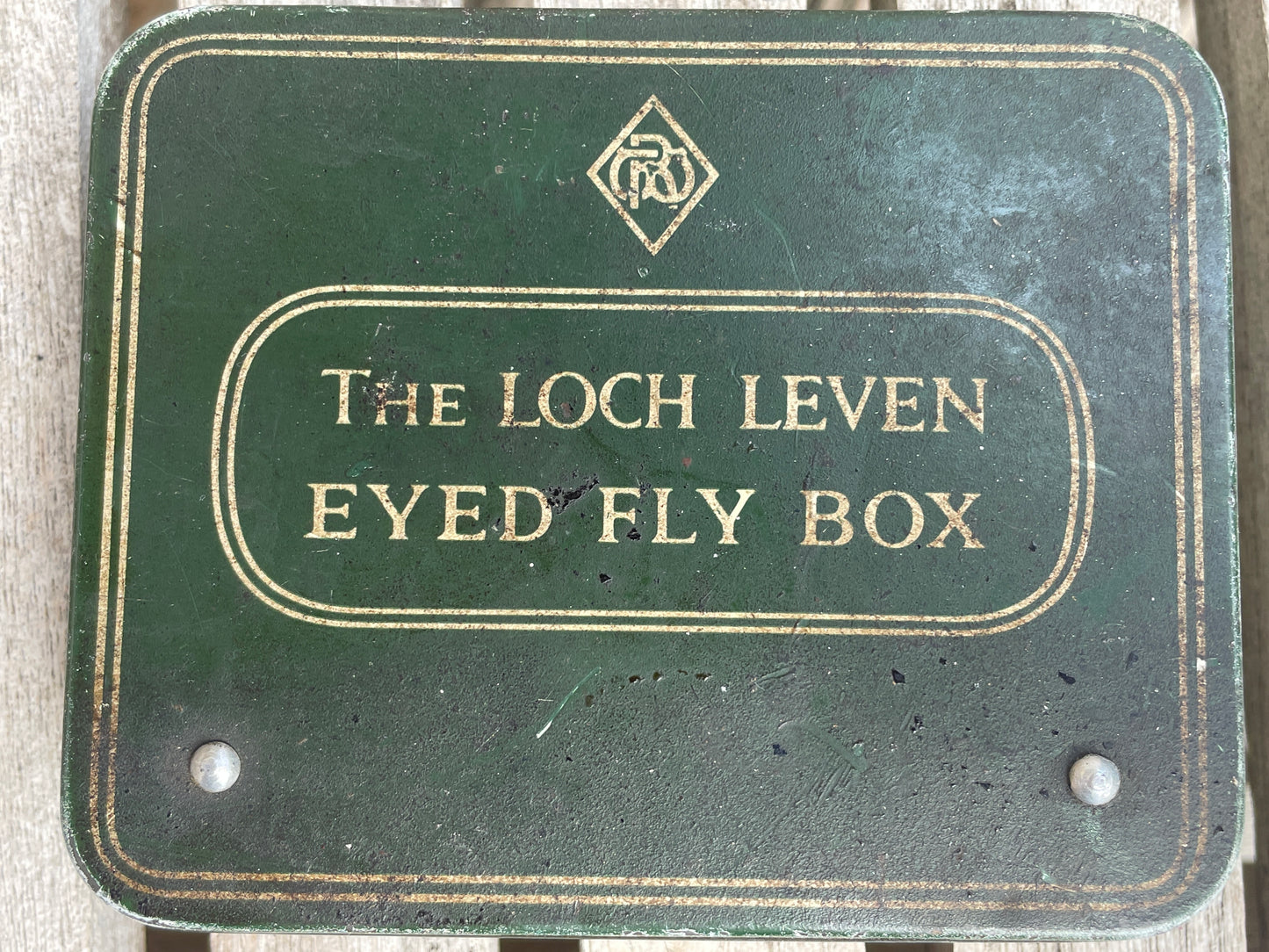 Vintage Richard Wheatley Loch Leven Fly Box – Mid-Century Green Tin with Eyed Flies, Trout & Salmon Fly Fishing