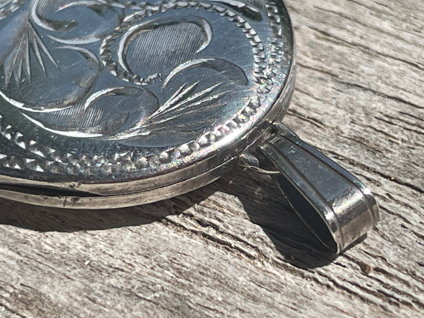 Vintage 1978 Sterling Silver Oval Locket – Sheffield Hallmarked – Hand Engraved Scroll Design – 925 Photo Keepsake Pendant