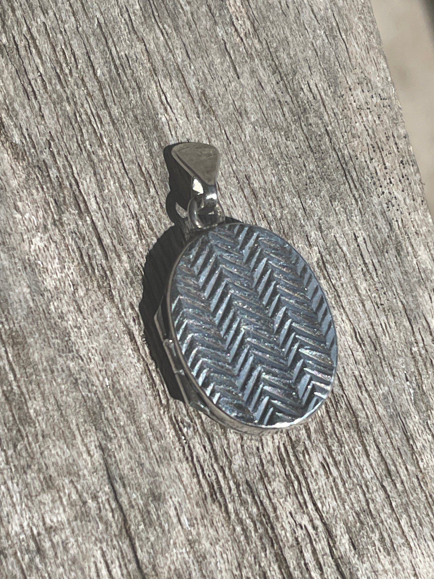 Vintage 1981 Sterling Silver Chevron Locket – Birmingham Hallmarked 925S – John Shirley Maker – Oval Photo Pendant Keepsake
