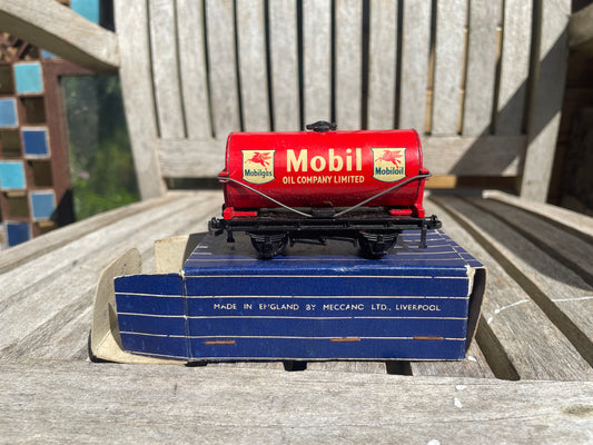 Vintage Hornby Dublo Mobilgas Tank Wagon D1 32084 | OO Gauge Boxed Model Train by Meccano Ltd