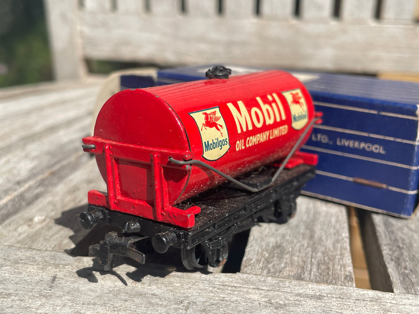 Vintage Hornby Dublo Mobilgas Tank Wagon D1 32084 | OO Gauge Boxed Model Train by Meccano Ltd