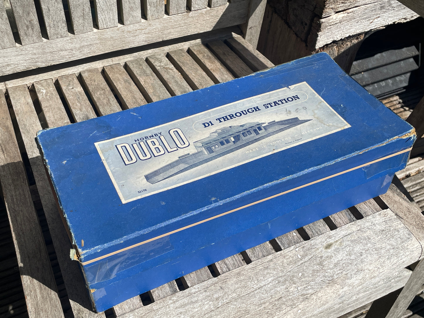 Vintage Hornby Dublo D1 Through Station with Box – Meccano Model Railway Accessory 1950s