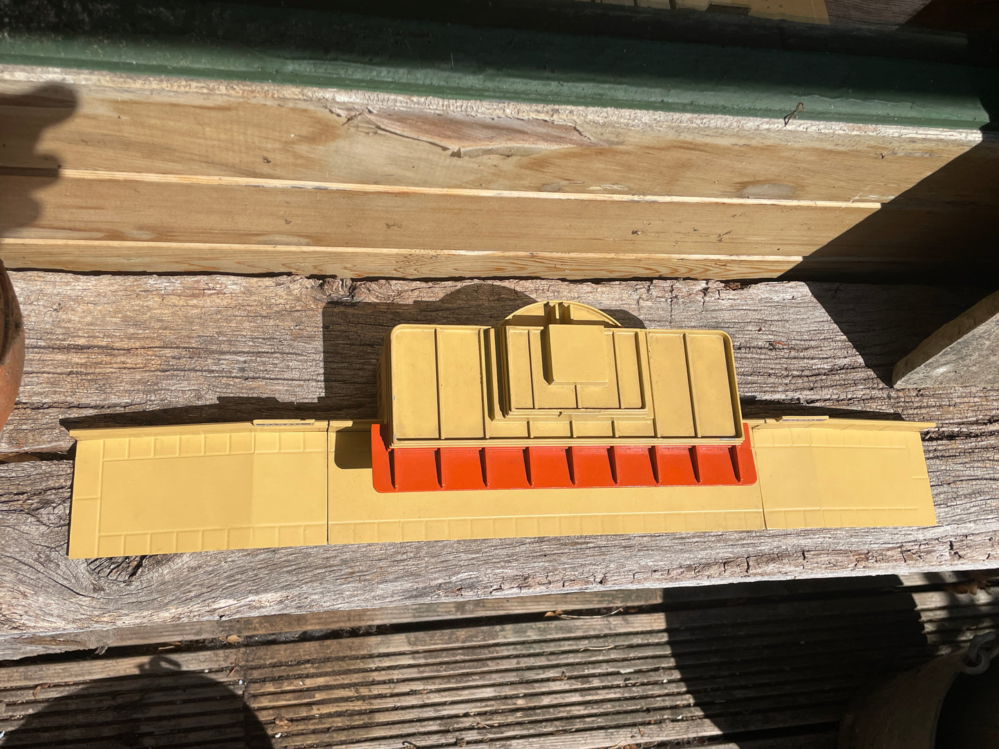 Vintage Hornby Dublo D1 Through Station with Box – Meccano Model Railway Accessory 1950s