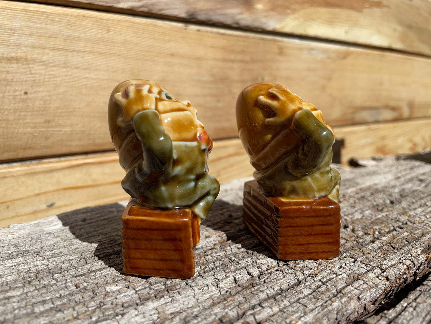 Two vintage Wade Humpty Dumpty ceramic figurines 6cm tall