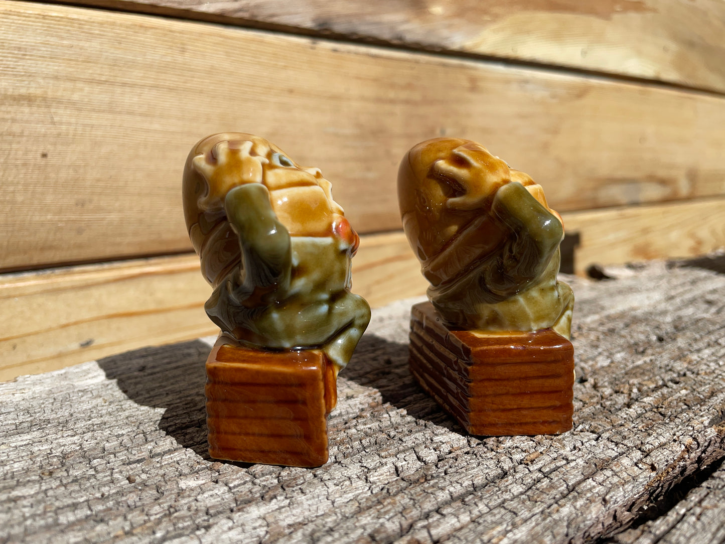 Two vintage Wade Humpty Dumpty ceramic figurines 6cm tall