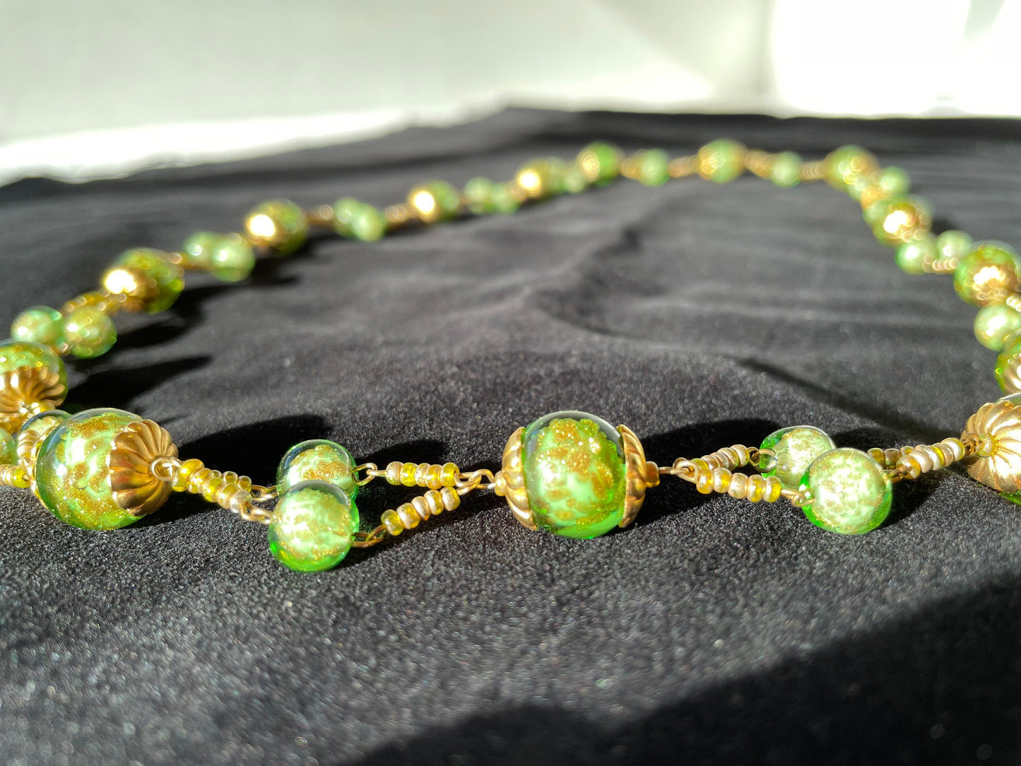 Late 20th-C Murano-style Green & Gold Foil Art Glass Bead Necklace, 74cm – Gilt Metal Caps, Venetian Lampwork Vintage