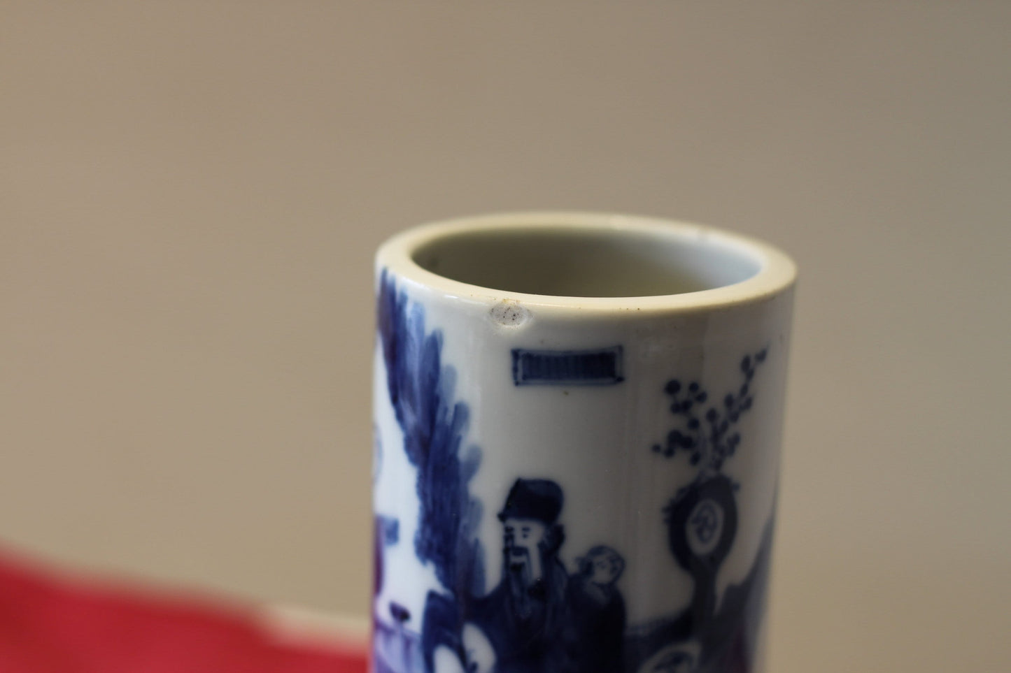 A late 19th Century Chinese Blue and White Brushpot 13cm Tall