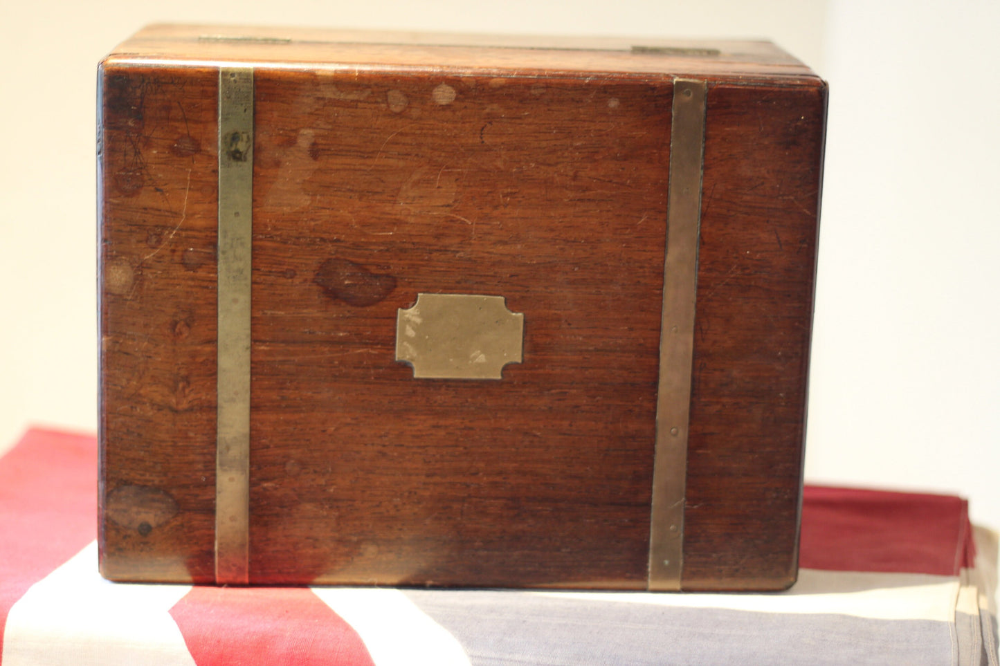 A Victorian Mahogany Campaign Style Workbox With Brass Strap Mounts and Vacant Cartouche 25x19x13cm High