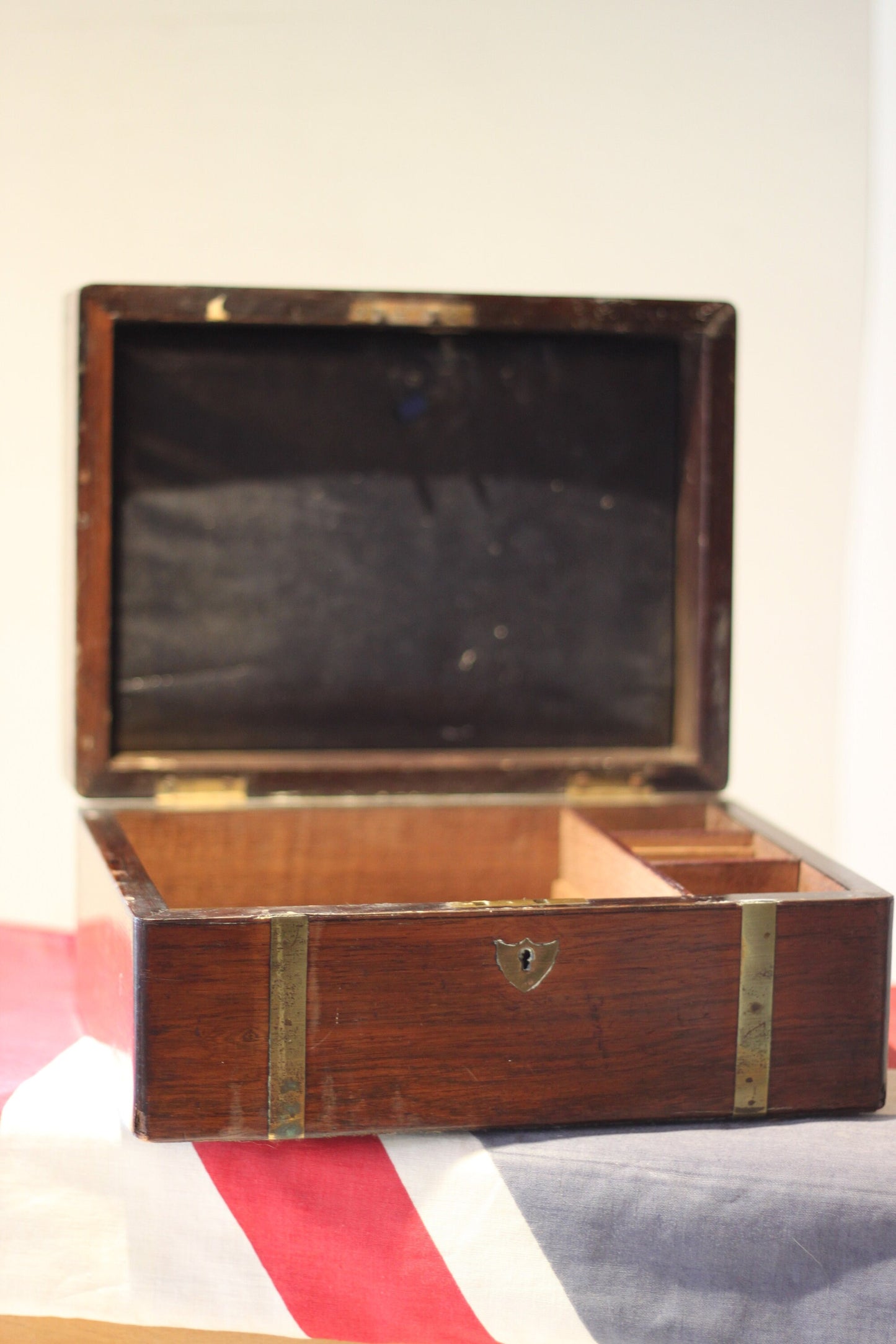 A Victorian Mahogany Campaign Style Workbox With Brass Strap Mounts and Vacant Cartouche 25x19x13cm High