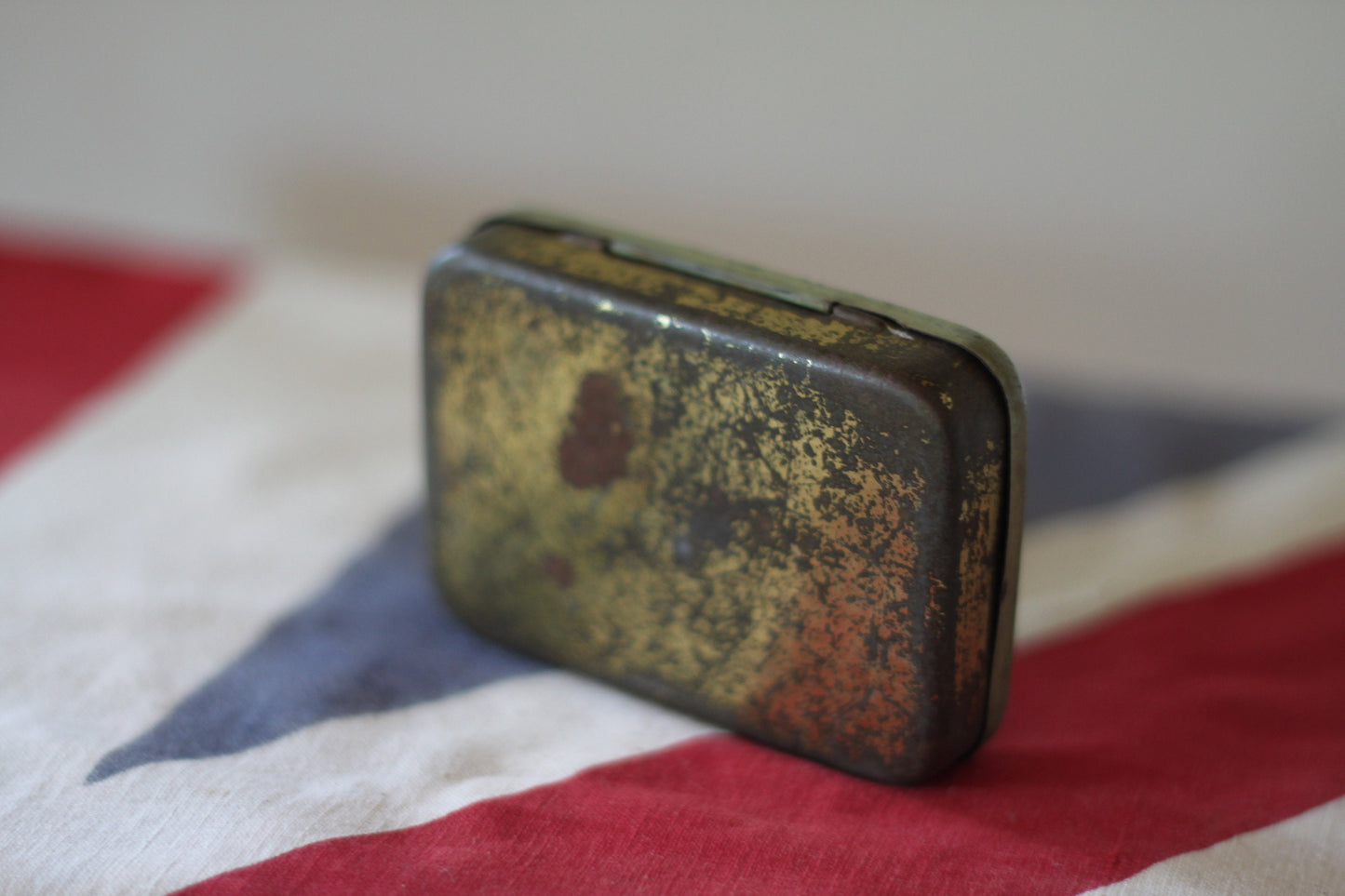 A Vintage Brompton Hospital Lozenges Tin Sold by Boots 8x5.5x1.5cm