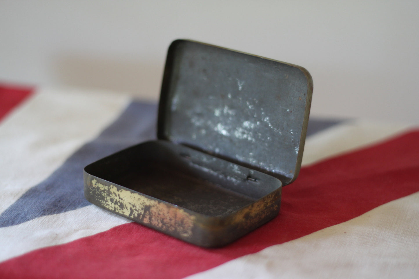 A Vintage Brompton Hospital Lozenges Tin Sold by Boots 8x5.5x1.5cm