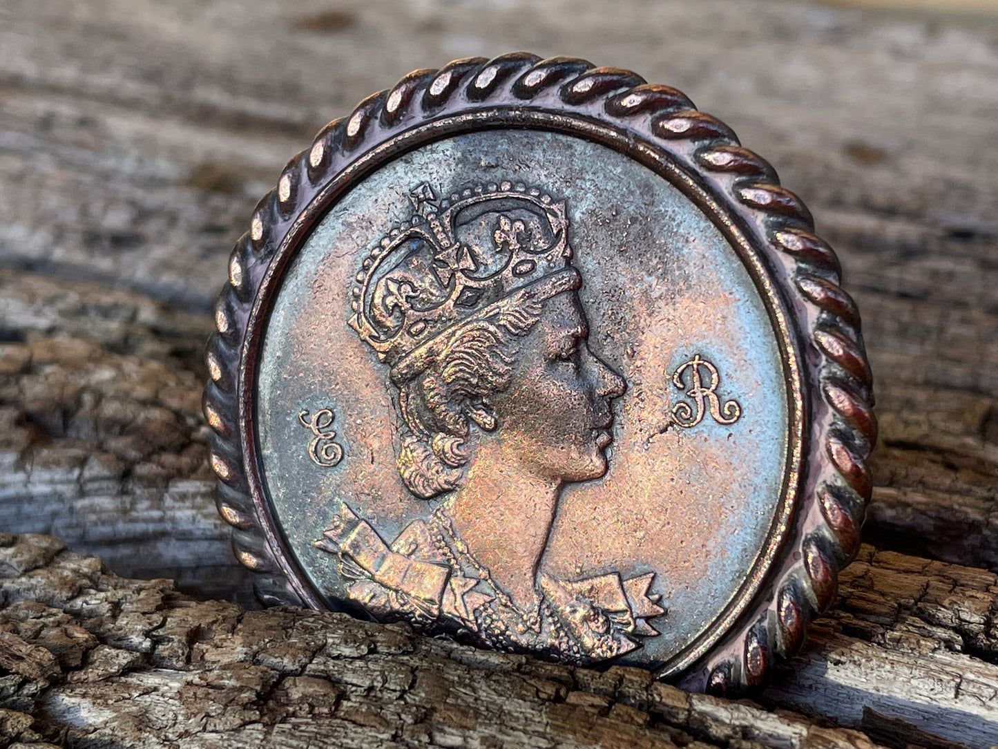 1953 Queen Elizabeth II Coronation Medalet Brooch – ER Copper Coin in Rope-Edge Brass Mount, Vintage Royal Souvenir Pin