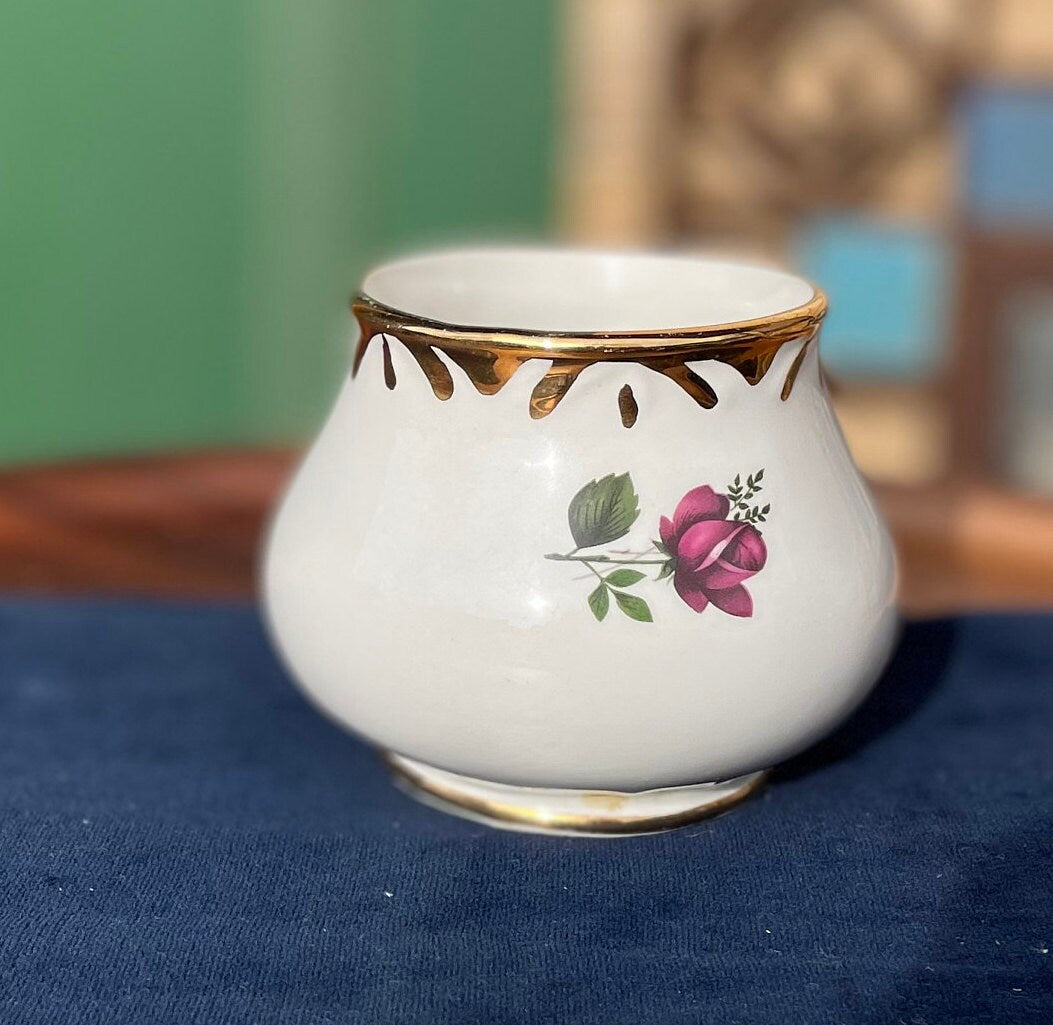 A vintage Arthur Wood ceramic Ruby Wedding Anniversary Pottery sugar bowl 8cm tall