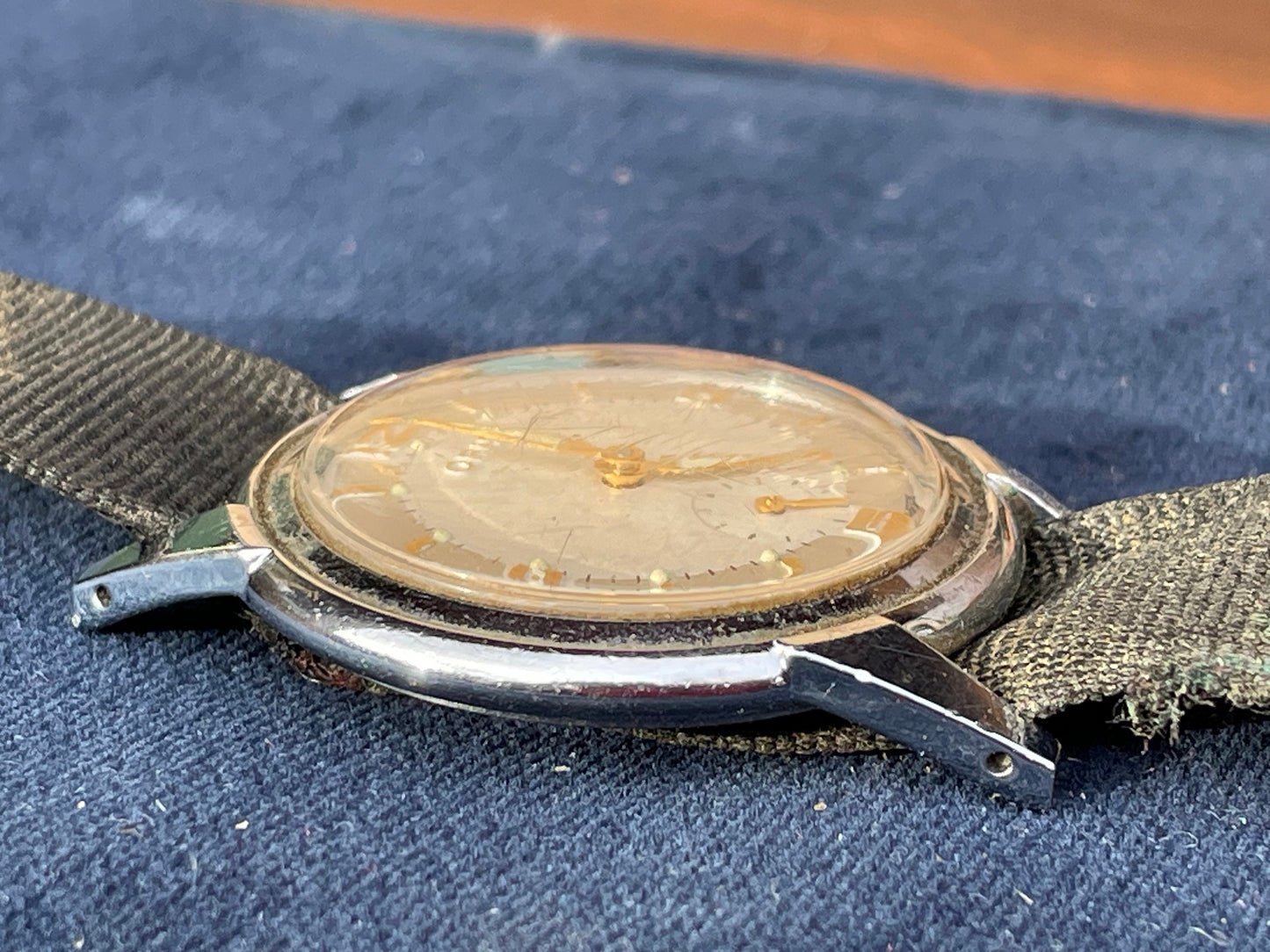 A Working Vintage Swiss Made Seven Jewel Cal. 391 Oris Wristwatch 33mm Diameter Face c1960's