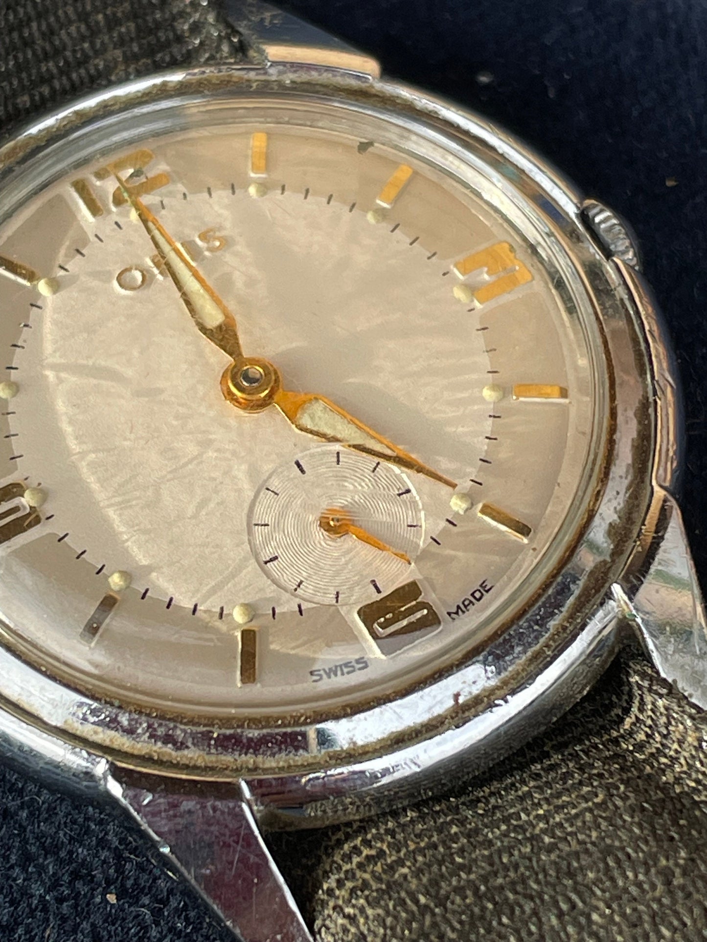 A Working Vintage Swiss Made Seven Jewel Cal. 391 Oris Wristwatch 33mm Diameter Face c1960's