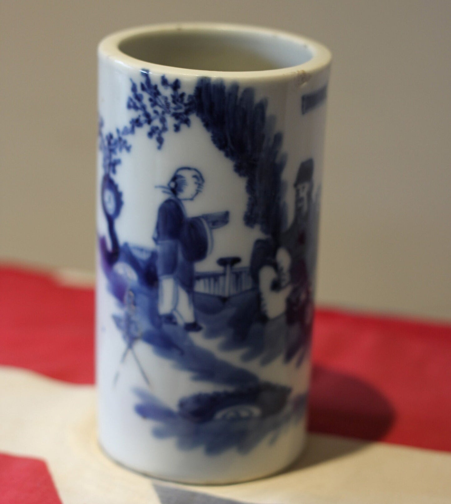 A late 19th Century Chinese Blue and White Brushpot 13cm Tall