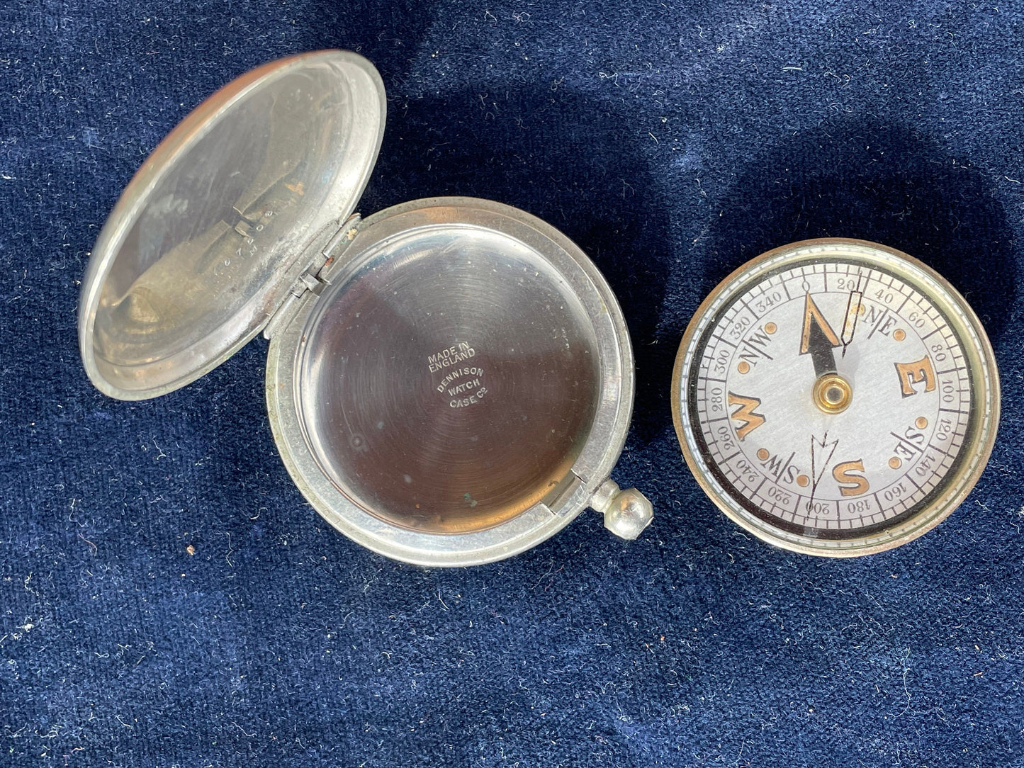 An antique WW1 Dennison MK VI 53278 British Army Officers military compass date stamped 1917 - 4.6cm diameter