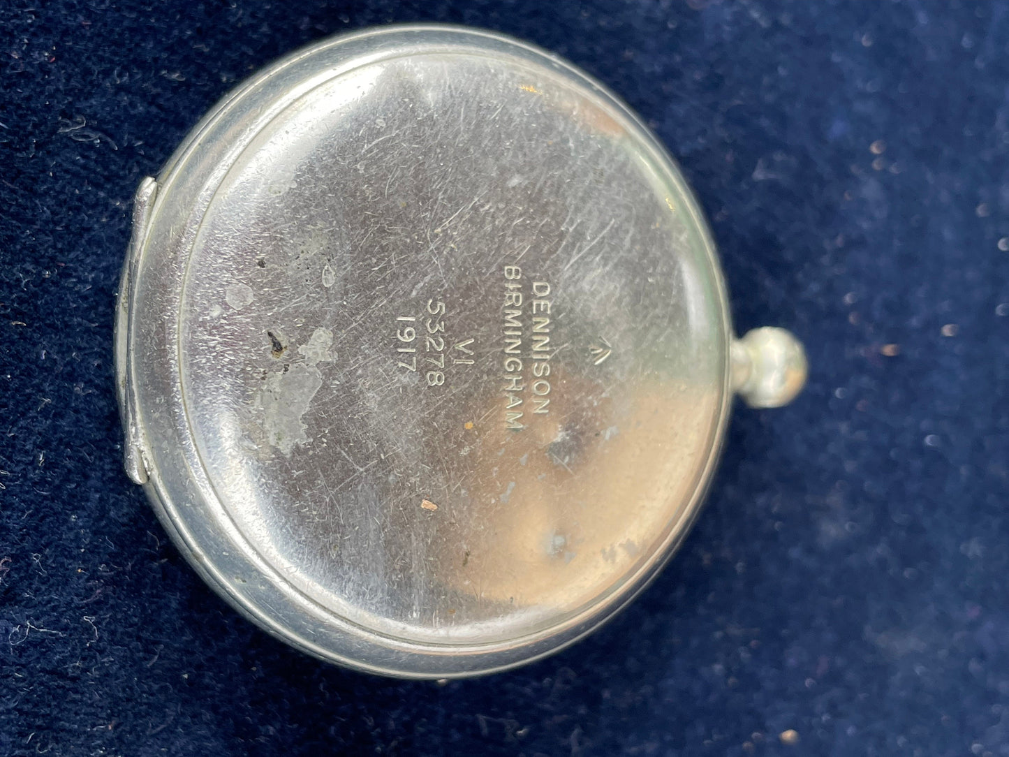 An antique WW1 Dennison MK VI 53278 British Army Officers military compass date stamped 1917 - 4.6cm diameter