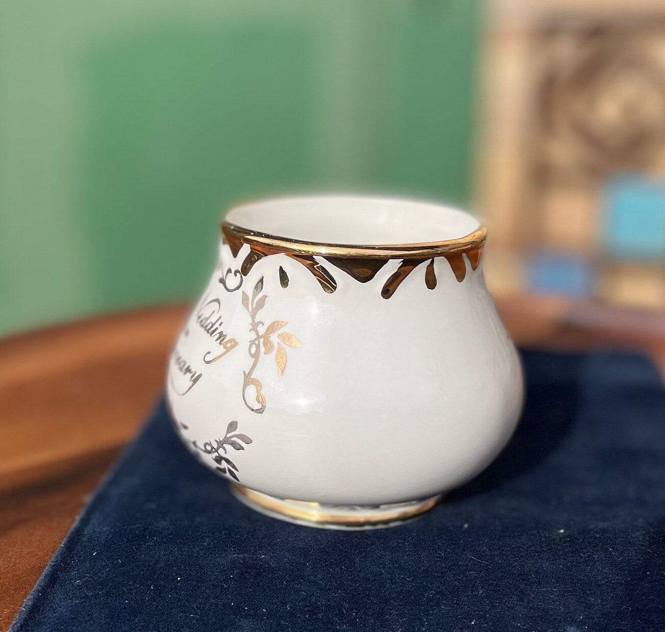 A vintage Arthur Wood ceramic Ruby Wedding Anniversary Pottery sugar bowl 8cm tall
