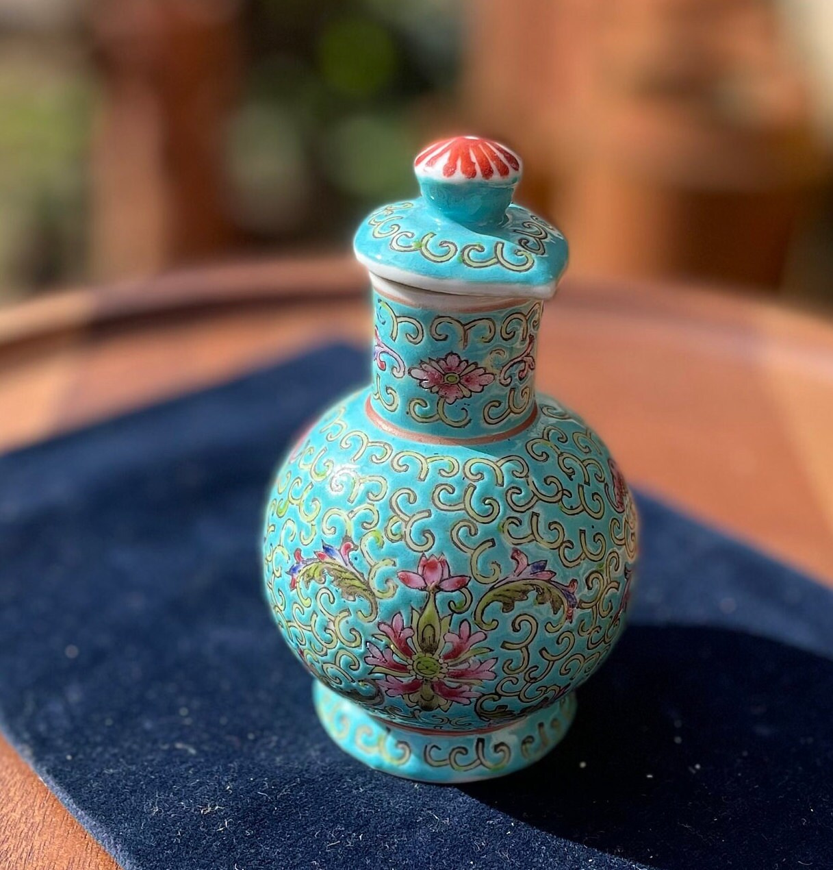 A vintage Chinese ceramic soy sauce jar - 12cm tall