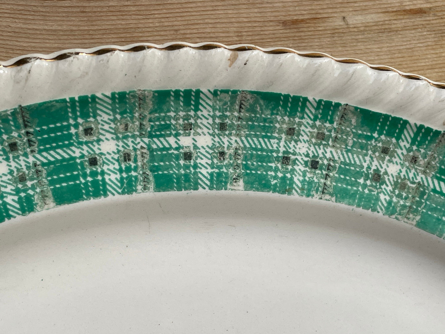 Vintage Johnson Bros Old English pattern serving plate 29cm across