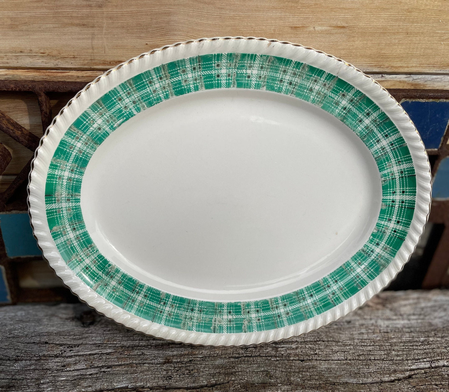Vintage Johnson Bros Old English pattern serving plate 29cm across