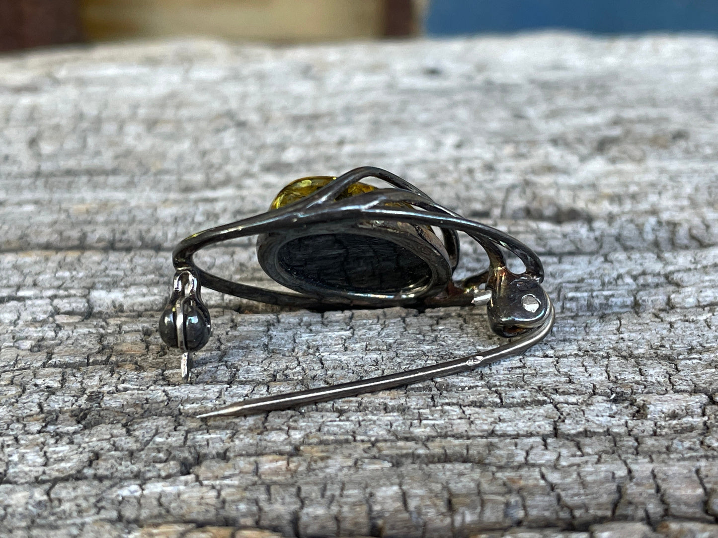 Vintage Silver Pressed Amber Brooch – Modernist Swirl, Tested Silver, Small 25mm Oval Cabochon, Mid-Century Scandinavian Style