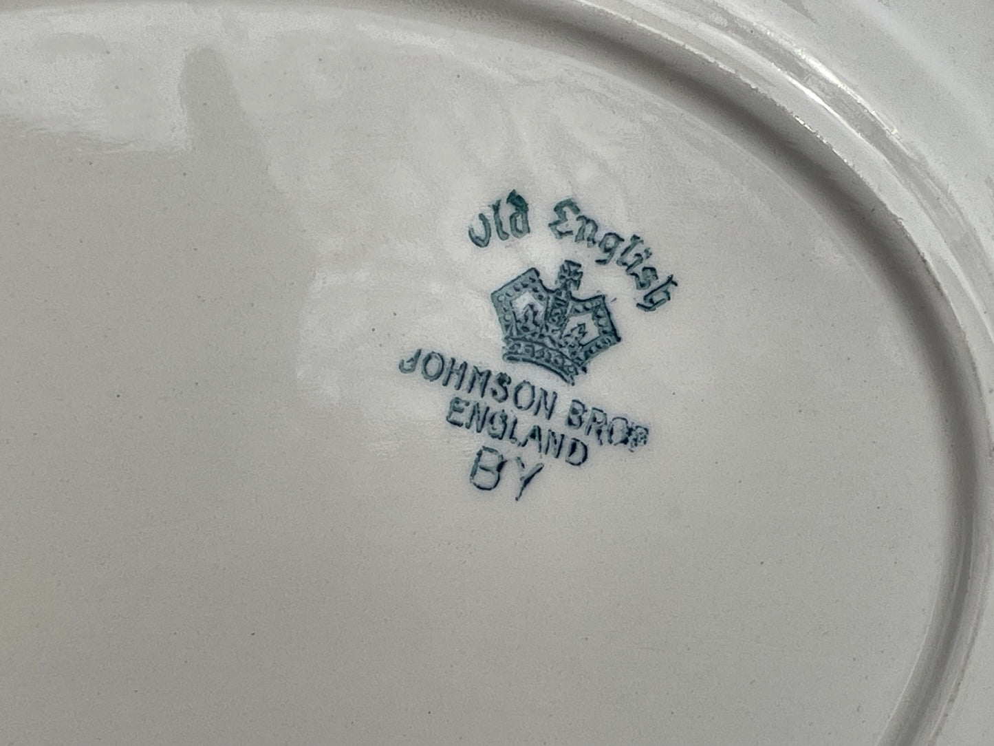Vintage Johnson Bros Old English pattern serving plate 29cm across