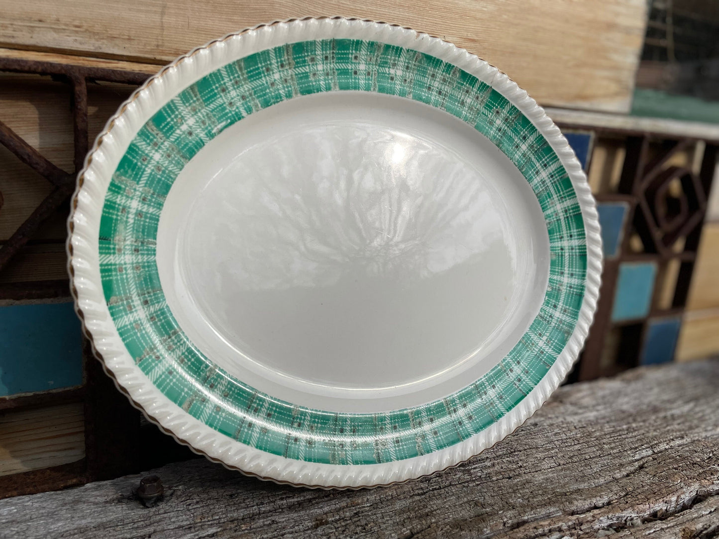 Vintage Johnson Bros Old English pattern serving plate 29cm across