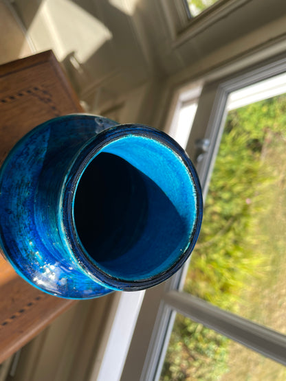 Aldo Londi for Bitossi Rimini Blu Vase – Mid Century Italian Pottery, 22.5cm Turquoise & Cobalt Geometric Glaze, c.1960s