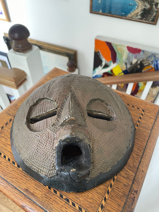 Vintage Tribal Style Wall Mask – Hand-Carved Wood & Hammered Metal – Boho Rustic Ethnic Home Decor (23cm)