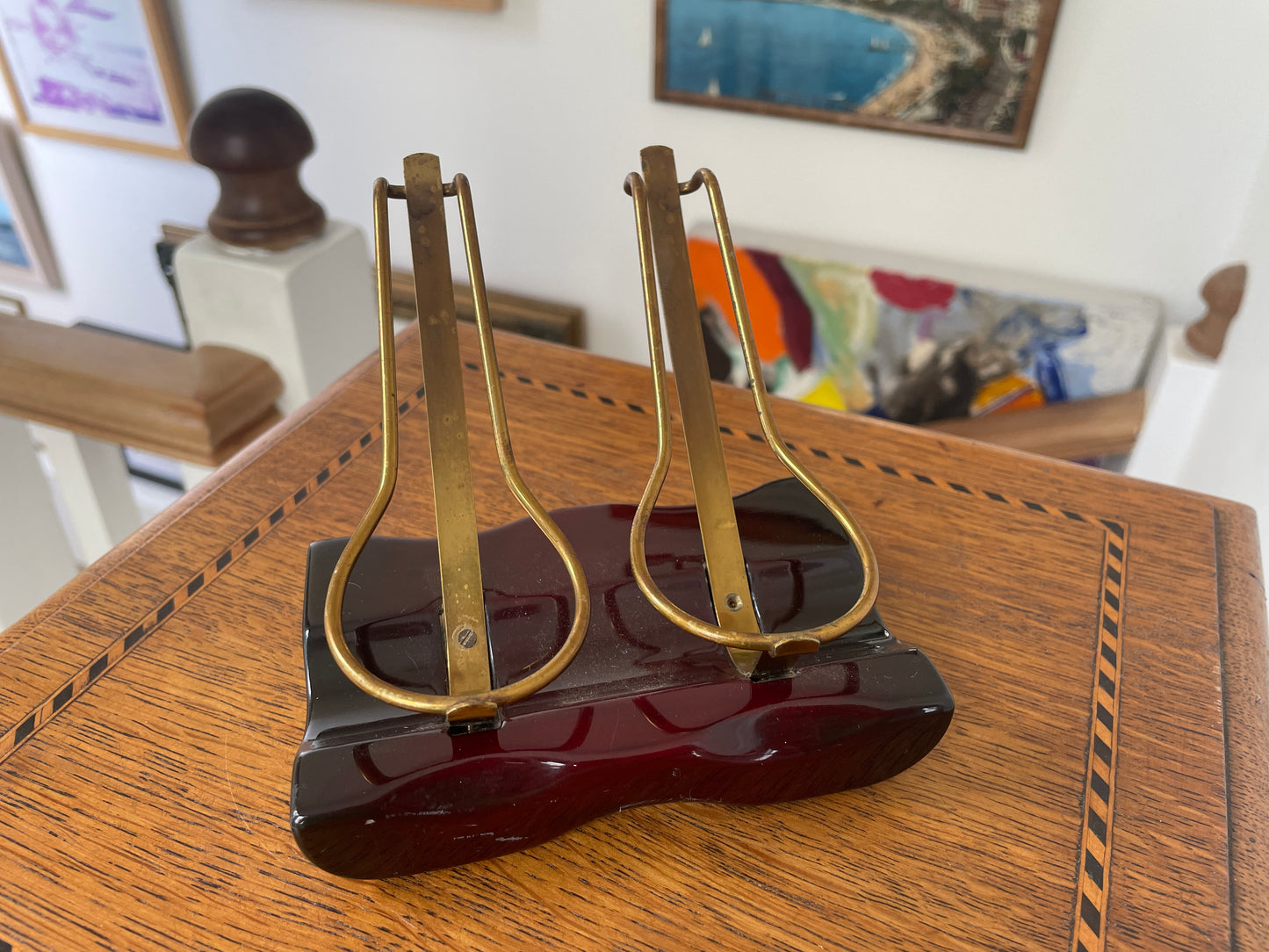 Mid-Century Japanese Lacquerware Pipe Stand with Brass Holders, Retro Desk Organiser, 1950s Tobacciana, Burgundy Red & Gold