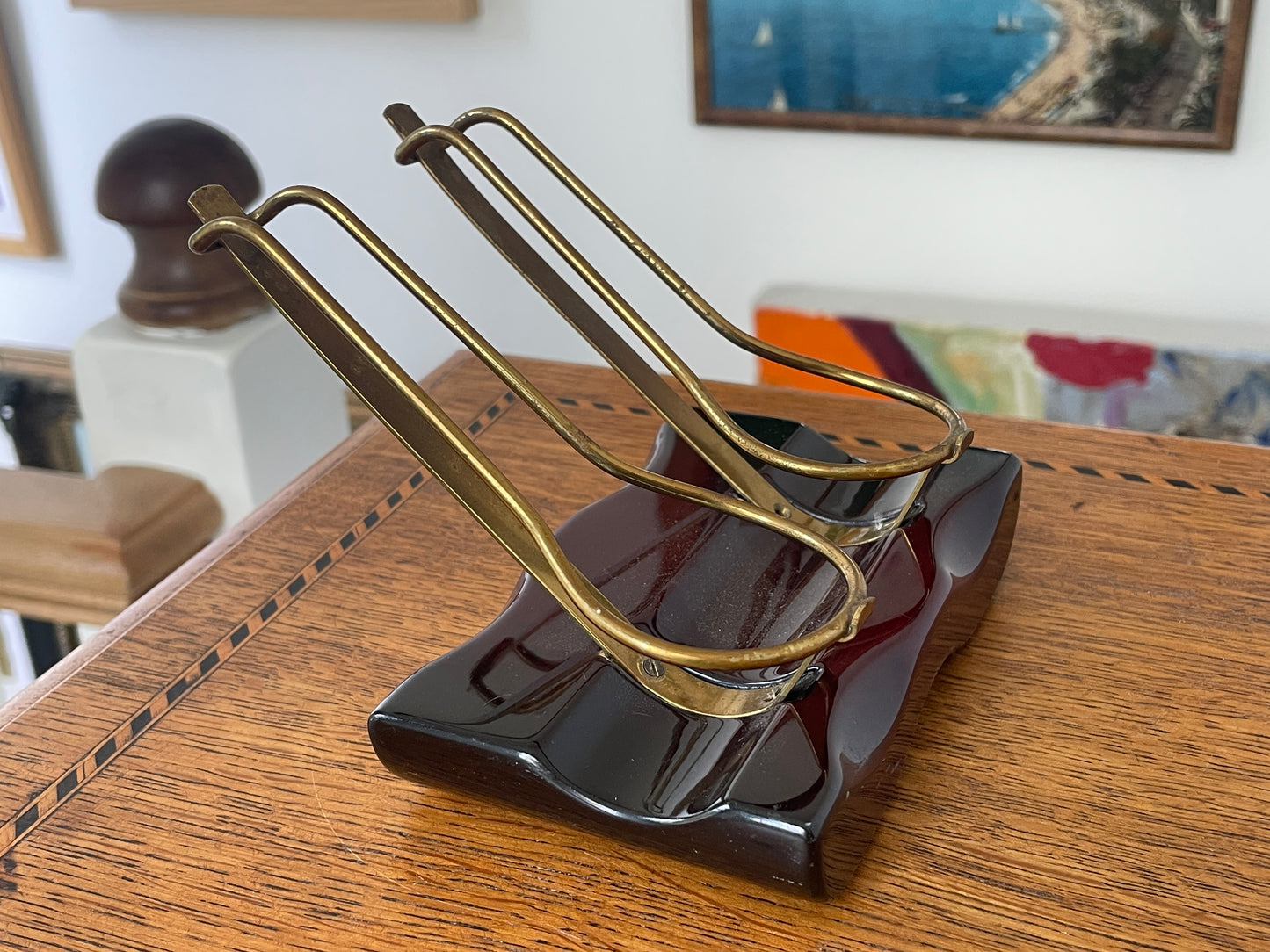 Mid-Century Japanese Lacquerware Pipe Stand with Brass Holders, Retro Desk Organiser, 1950s Tobacciana, Burgundy Red & Gold
