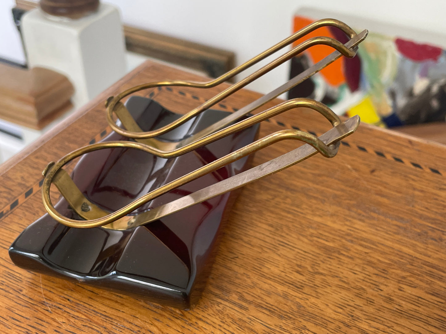 Mid-Century Japanese Lacquerware Pipe Stand with Brass Holders, Retro Desk Organiser, 1950s Tobacciana, Burgundy Red & Gold